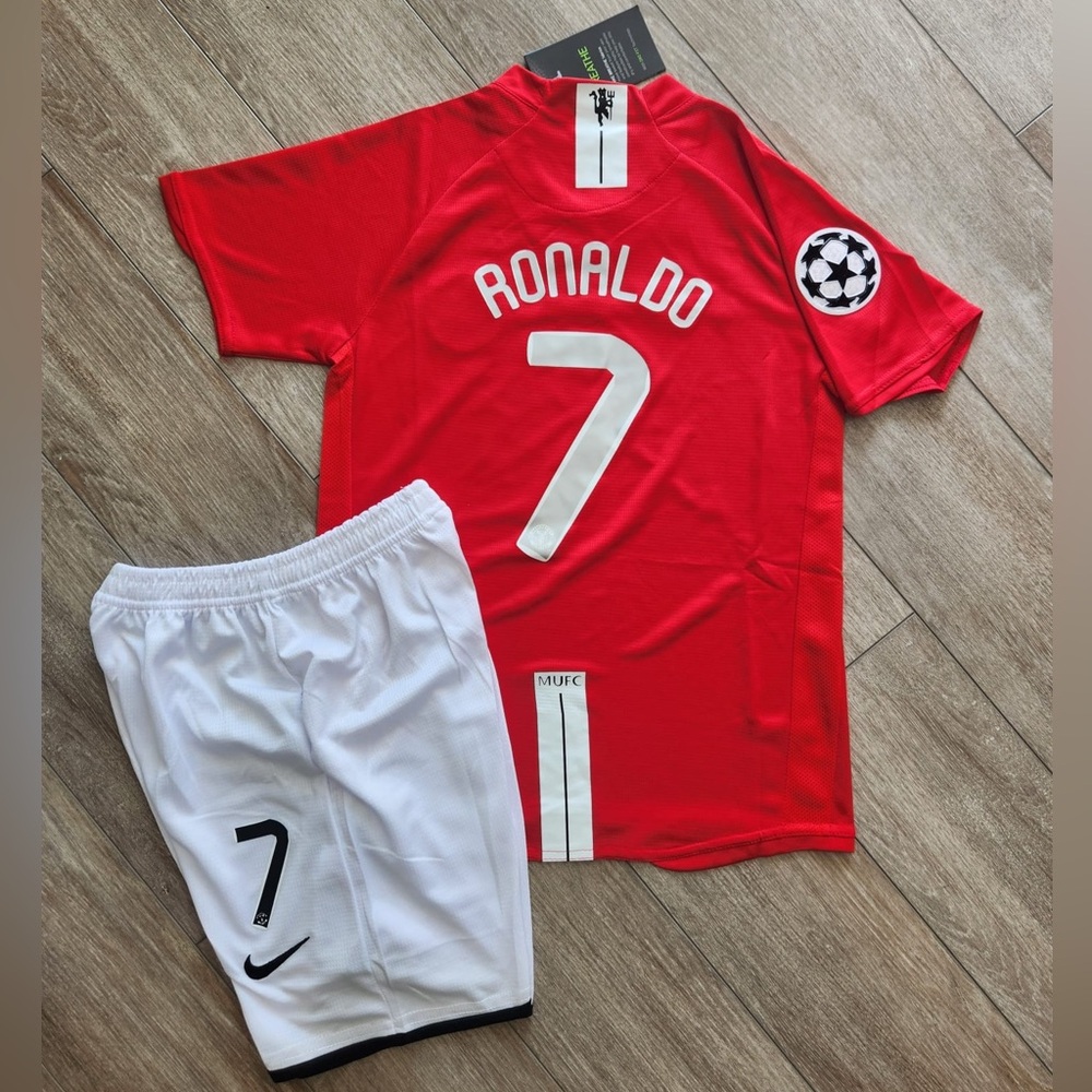 Manchester United Retro set for kids Ronaldo 7